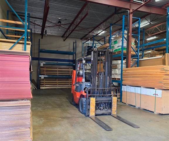 13550 77th Ave, Surrey, BC à louer Photo intérieure– Image 1 sur 10