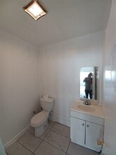 570-572 W Holt Ave, Pomona, CA à louer Photo intérieure– Image 2 sur 4