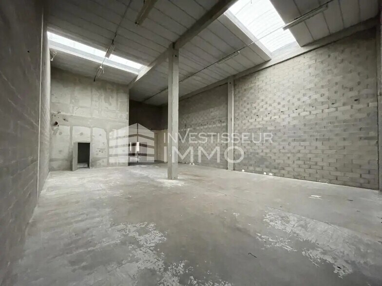 Local d’activités dans Émerainville à louer - Photo intérieure – Image 2 sur 7