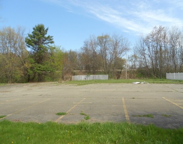347 E Fairmount Ave, Lakewood, NY à louer - Photo de l’immeuble – Image 2 sur 12