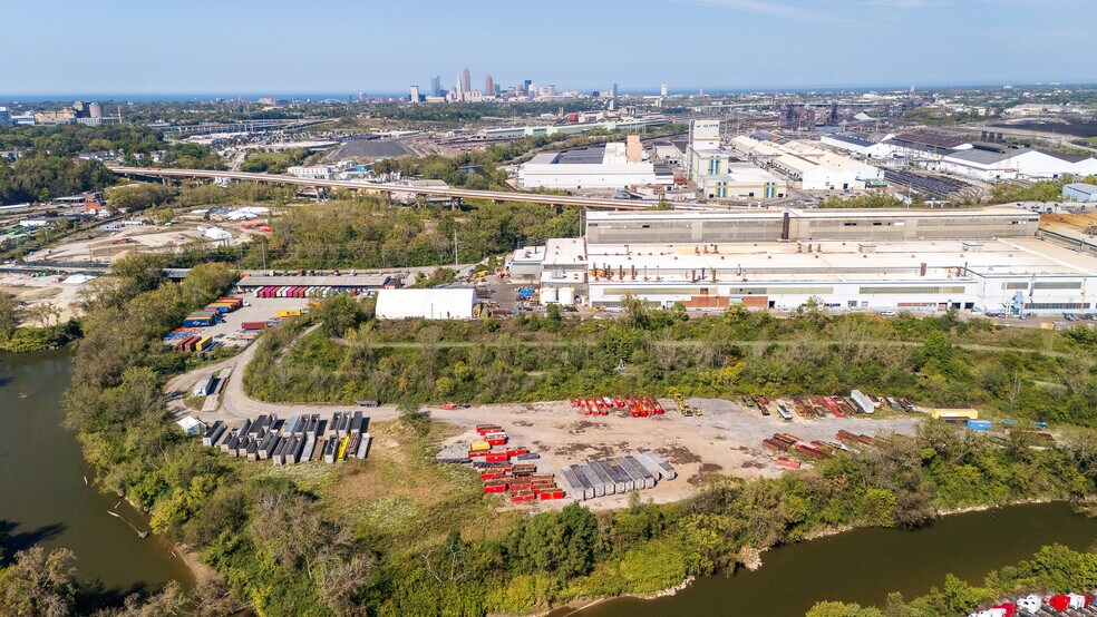 550 Harvard Ave, Cuyahoga Heights, OH à louer - Photo de l’immeuble – Image 3 sur 8