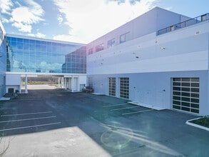 15315 66 Ave, Surrey, BC à louer Photo intérieure– Image 2 sur 6