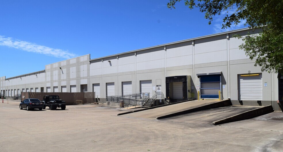 10540 Bissonnet St, Houston, TX à louer - Photo de l’immeuble – Image 2 sur 3