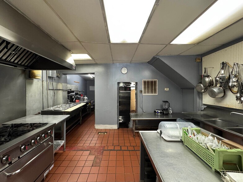 3217 Belair Rd, Baltimore, MD à vendre - Photo de l’immeuble – Image 3 sur 8