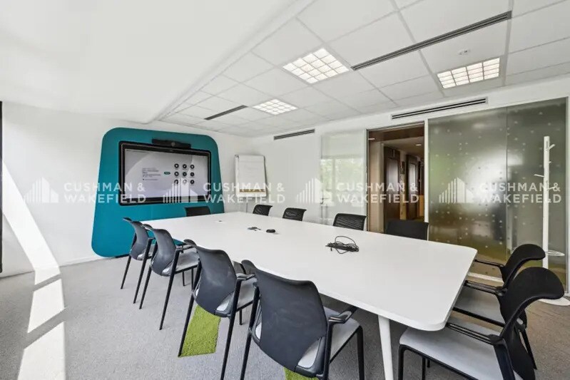 9-15 Rue Rouget De Lisle, Issy-les-Moulineaux à louer - Photo de l’immeuble – Image 2 sur 23