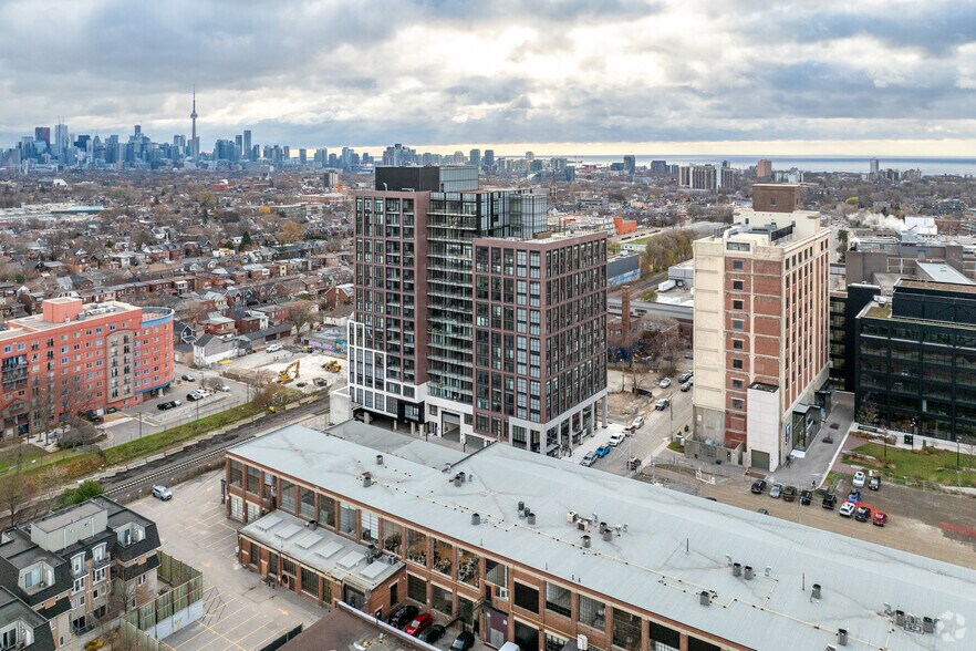 181 Sterling Rd, Toronto, ON à vendre - Aérien – Image 3 sur 3