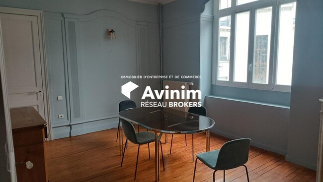 Plus de détails pour Bureau à vendre