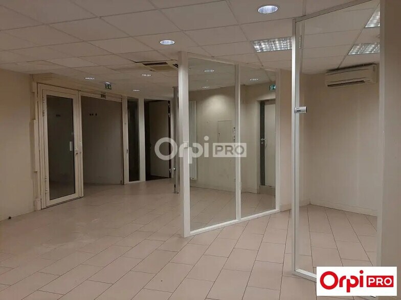 Local commercial dans Bourg-lès-Valence à louer - Photo intérieure – Image 3 sur 7