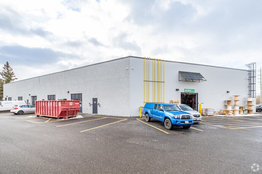 36 Antares Dr, Ottawa, ON à louer - Photo de l’immeuble – Image 3 sur 3