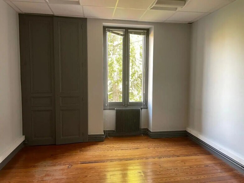 Bureau dans Bourg-en-Bresse à louer - Photo de l’immeuble – Image 3 sur 4