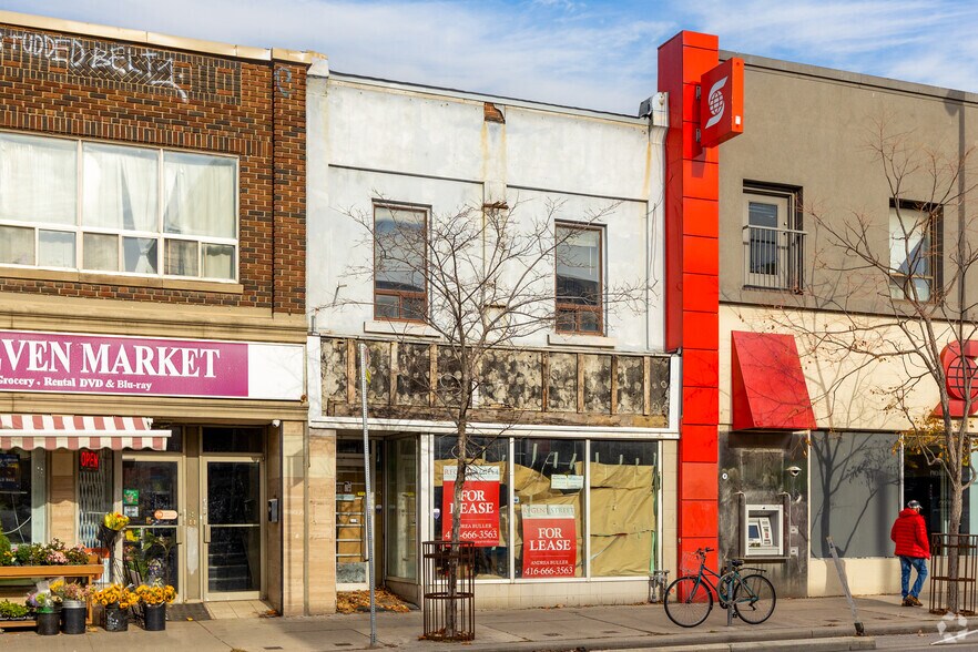 998 Bloor St W, Toronto, ON à louer - Photo de l’immeuble – Image 2 sur 4