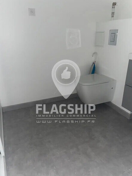 Local commercial dans Sèvres à louer - Photo intérieure – Image 3 sur 8