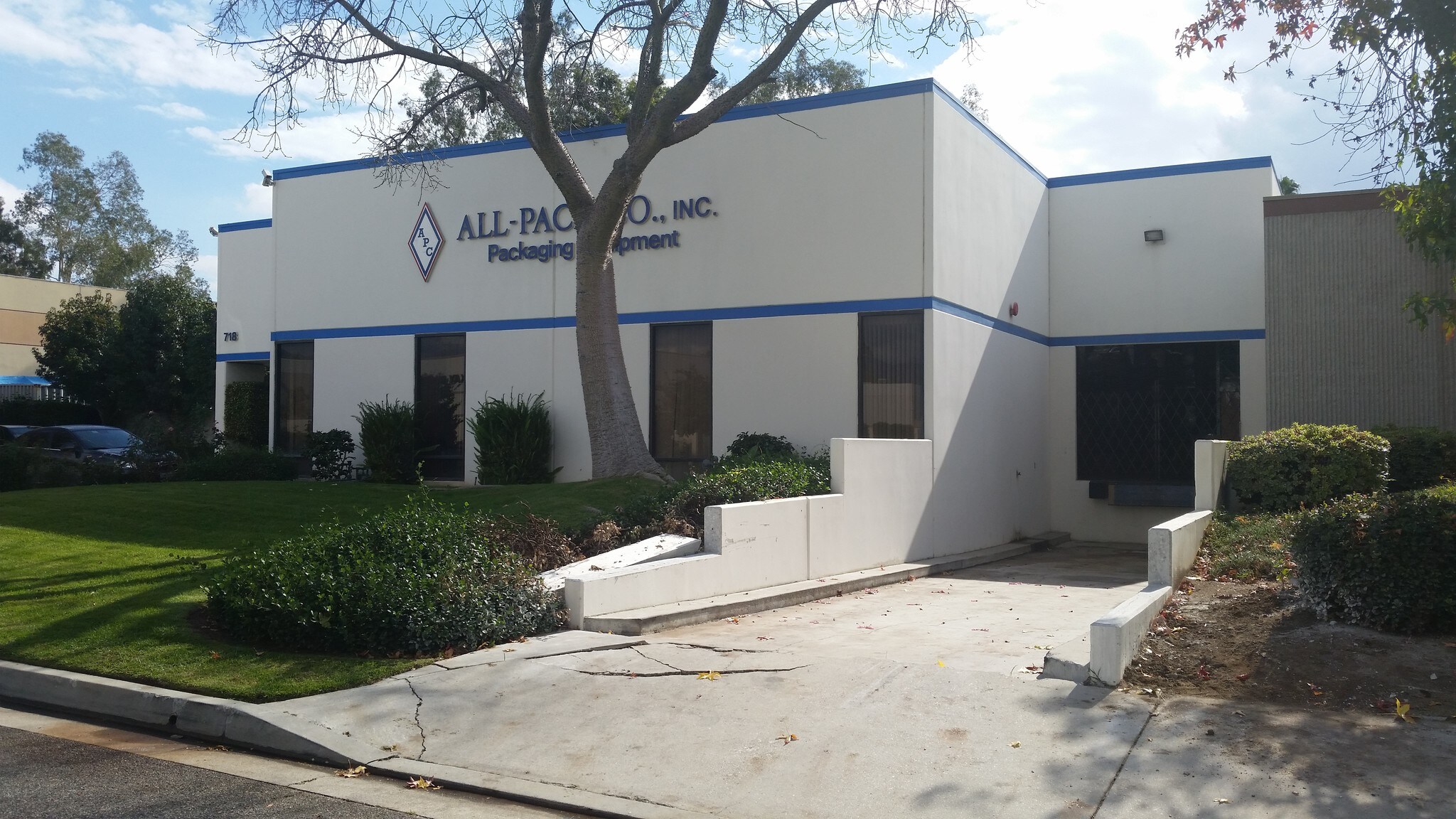 718 Arrow Grand Cir, Covina, CA à louer Photo principale– Image 1 sur 5