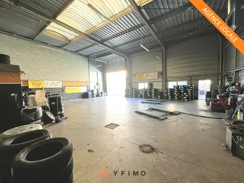 Local d'activités dans Les Mureaux à vendre - Photo intérieure – Image 1 sur 6