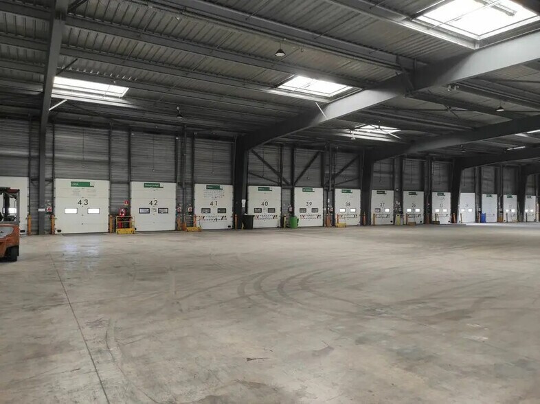 Industriel/Logistique dans Gignac-la-Nerthe à louer - Photo de l’immeuble – Image 3 sur 5