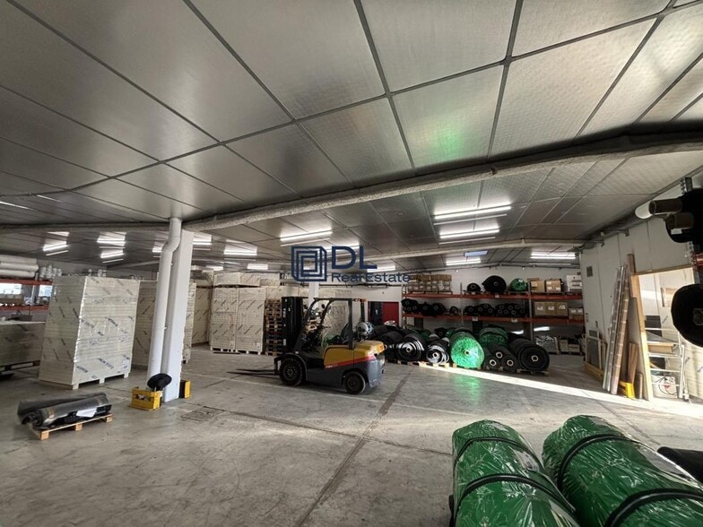 Industriel/Logistique dans Les Essarts-le-Roi à vendre - Photo intérieure – Image 2 sur 9