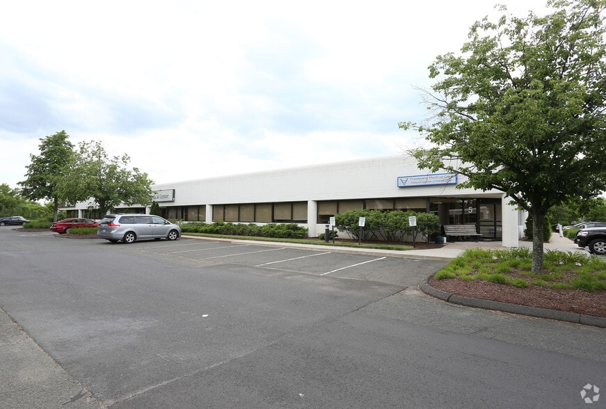 375 Willard Ave, Newington, CT à louer - Photo de l’immeuble – Image 3 sur 4