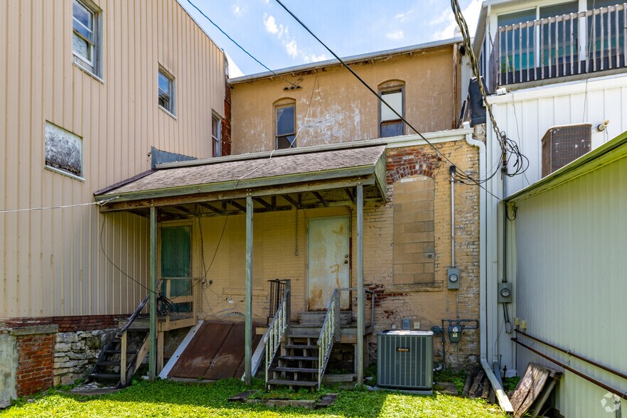 127 E High St, Toledo, IA à louer - Photo de l’immeuble – Image 2 sur 2