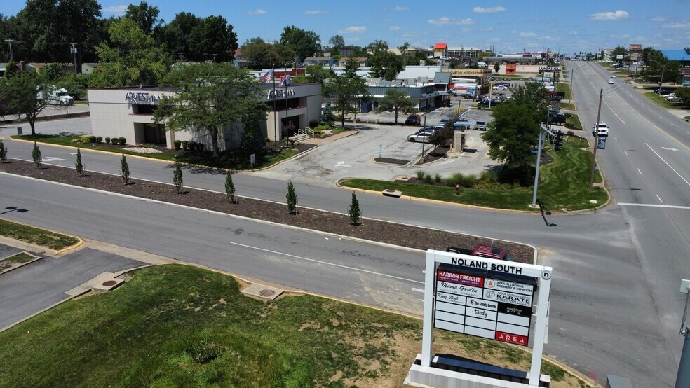 4400 S Noland Rd, Independence, MO à vendre - Photo de l’immeuble – Image 3 sur 12