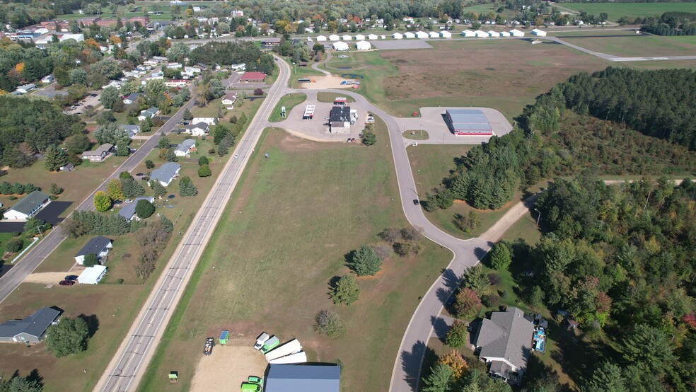 Charlotte St, Boyceville, WI à vendre - Photo de l’immeuble – Image 3 sur 10