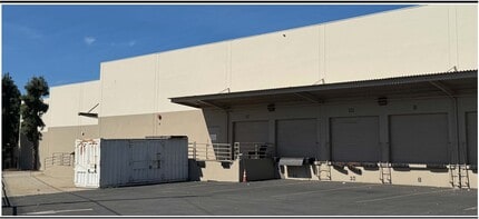 6541 E Washington Blvd, Commerce, CA à louer Photo intérieure– Image 2 sur 2