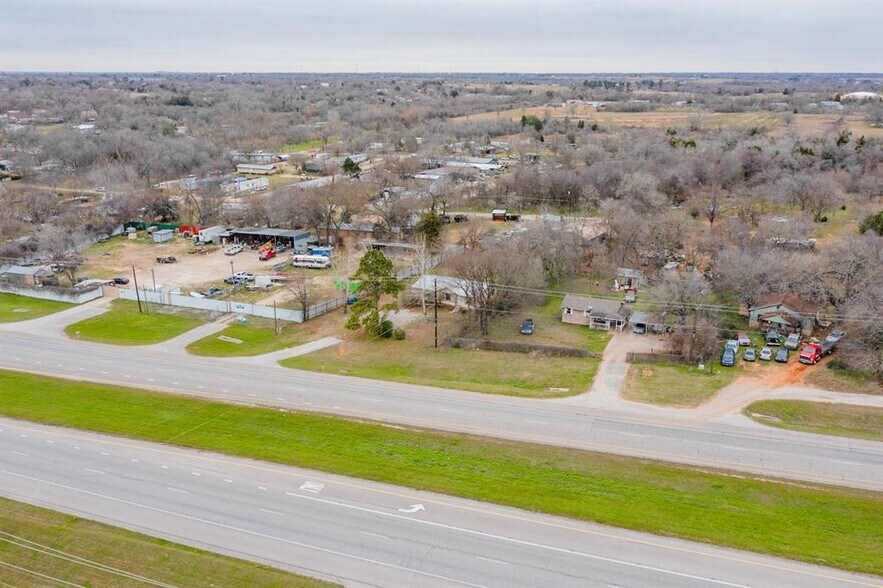 262 Highway 290 E, Elgin, TX à vendre - Photo de l’immeuble – Image 2 sur 19