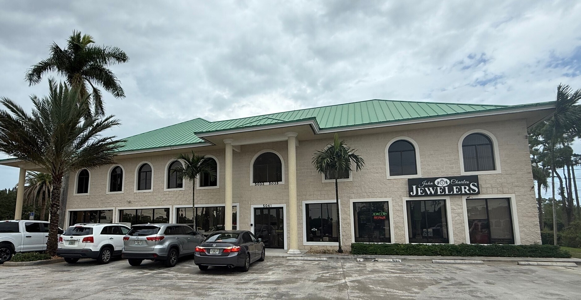5031 SE Federal Hwy, Stuart, FL à louer Photo de l’immeuble– Image 1 sur 6