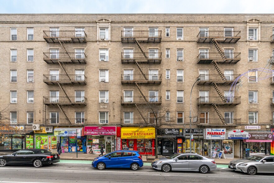 3924-3952 Queens Blvd, Sunnyside, NY à louer - Photo de la construction – Image 2 sur 3