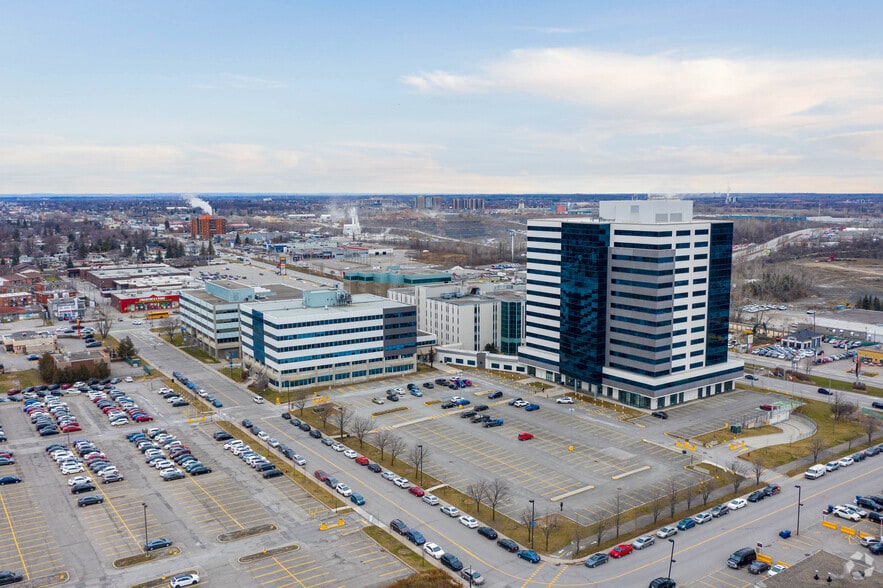 1 Place Laval, Laval, QC à louer - Aérien – Image 3 sur 12