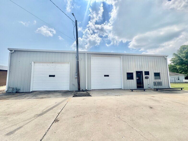 309 S Water Ave, Tahlequah, OK à louer - Photo principale – Image 1 sur 1