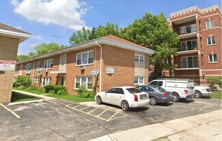 Plus de détails pour 505 W Front St, Wheaton, IL - Logement à vendre