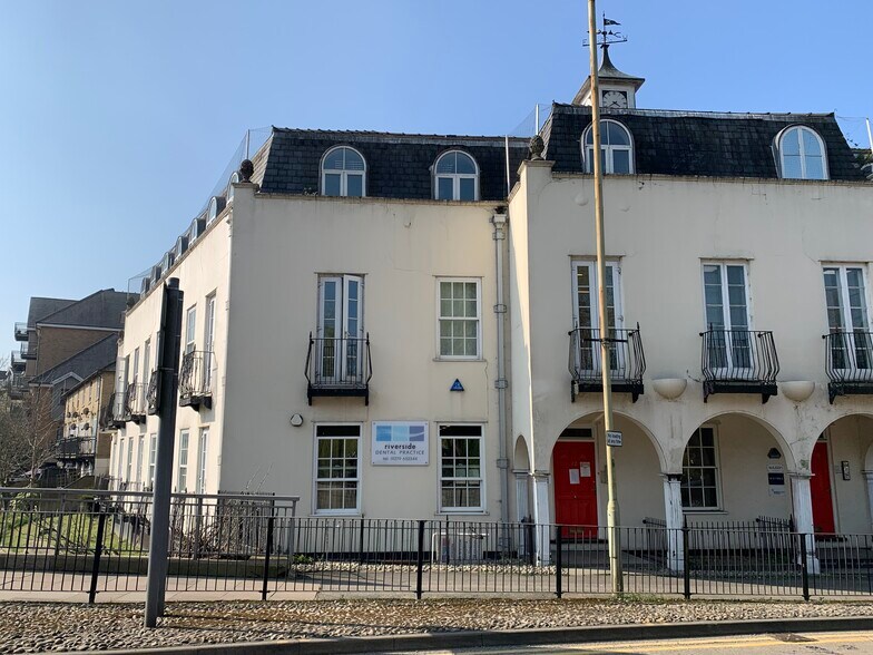 18-22 The Causeway, Bishop's Stortford à louer - Photo de l’immeuble – Image 2 sur 7