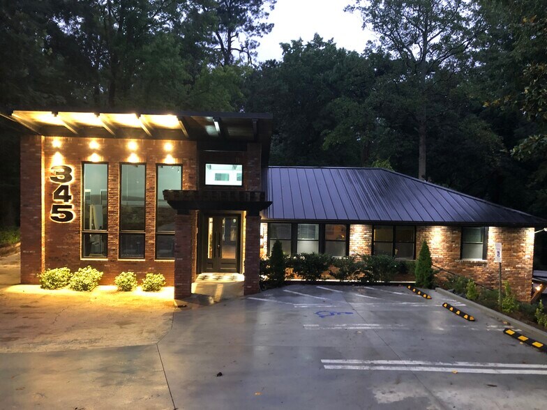 5801 NE Roswell Rd, Atlanta, GA à louer - Photo de l’immeuble – Image 2 sur 12