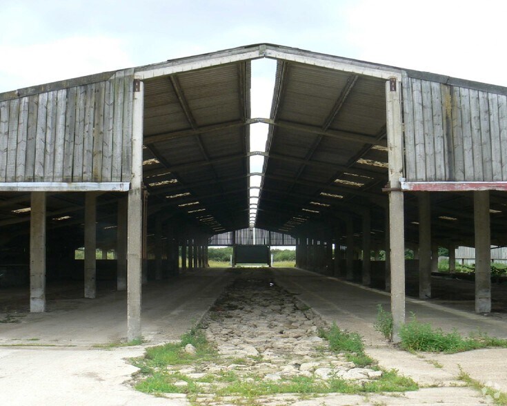 Verney Rd, Buckingham à vendre - Photo de l’immeuble – Image 2 sur 3