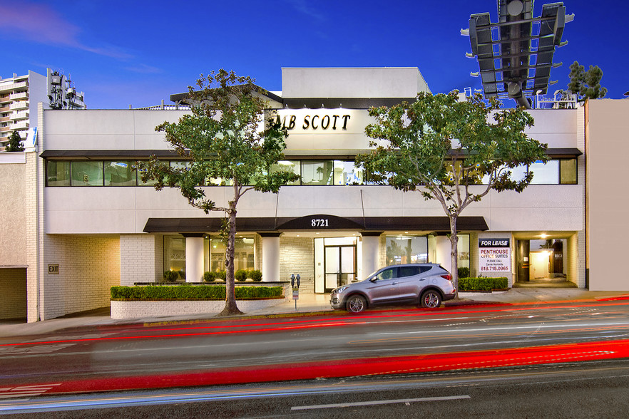 8721 W Sunset Blvd, West Hollywood, CA à louer - Photo de l’immeuble – Image 1 sur 12