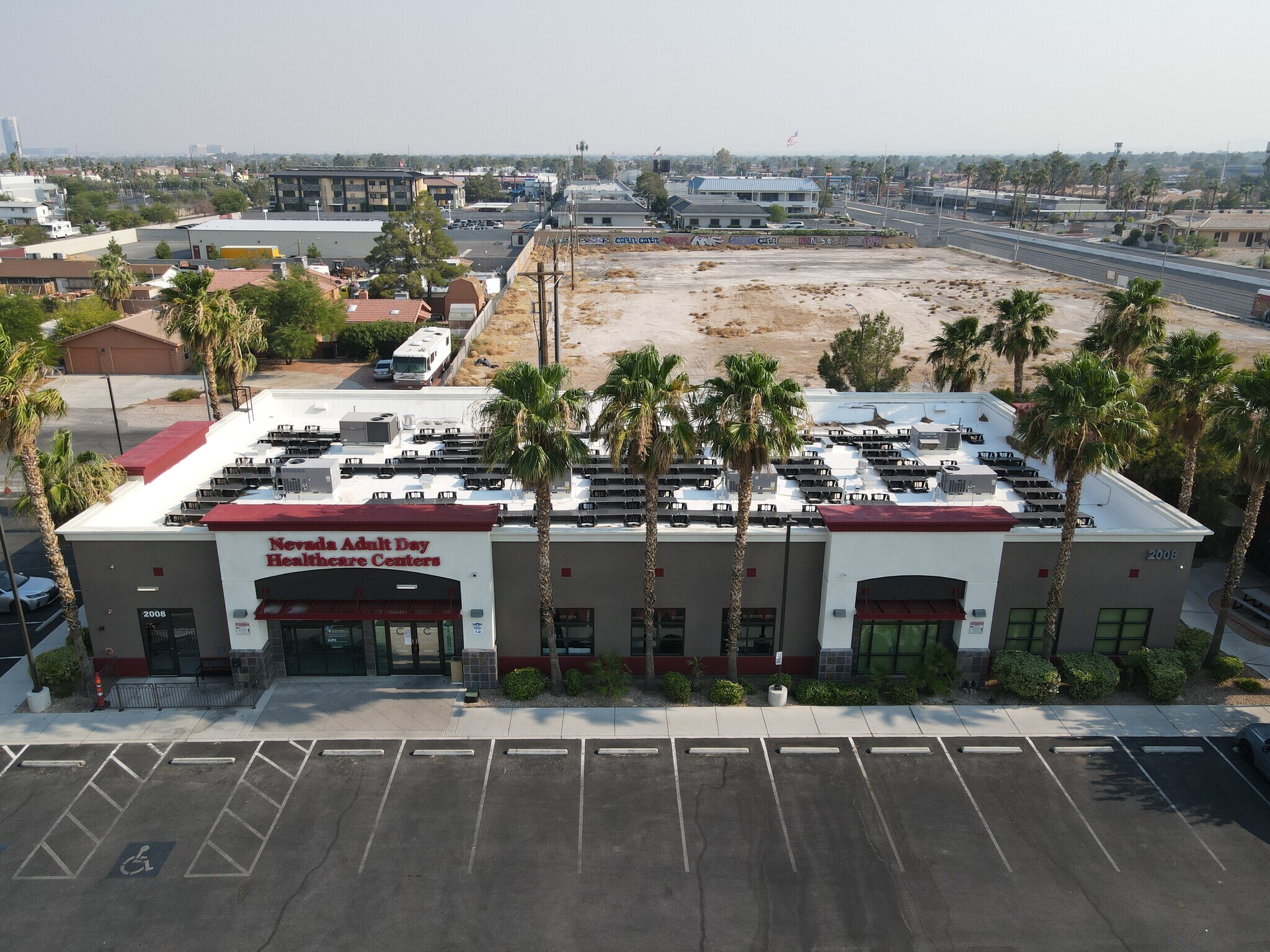 2008 S Jones Blvd, Las Vegas, NV à vendre Photo de l’immeuble– Image 1 sur 8