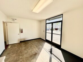 856 Mitten Rd, Burlingame, CA à louer Photo de l’immeuble– Image 1 sur 37