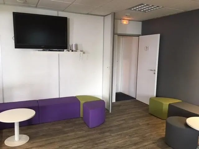 Bureau dans Rousset à louer - Photo de l’immeuble – Image 2 sur 12