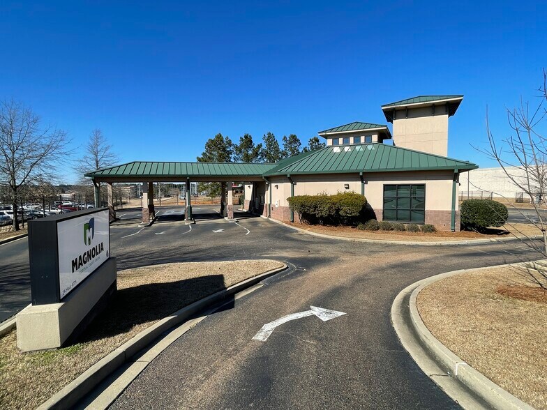 139 Plaza Dr, Brandon, MS à louer - Photo de l’immeuble – Image 1 sur 21