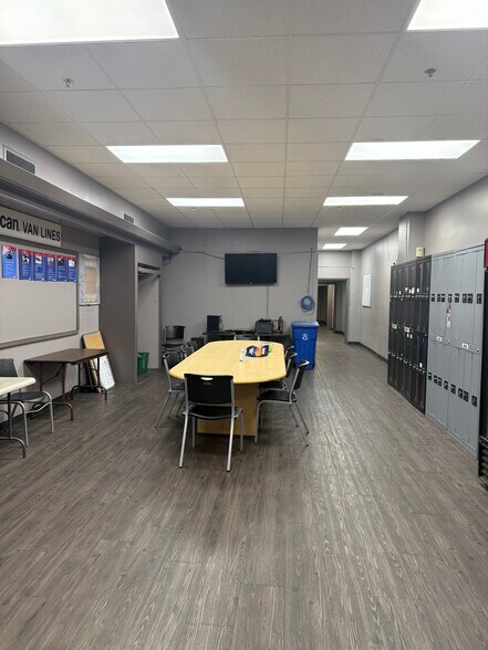 1140 Hayden St, Fort Wayne, IN à louer - Photo de l’immeuble – Image 2 sur 7