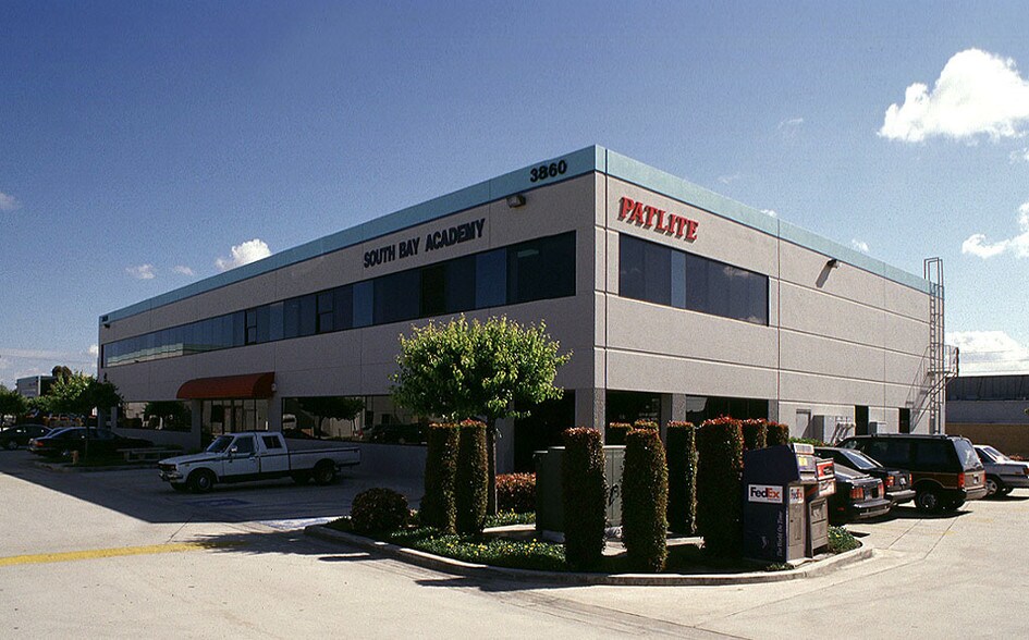 3882 Del Amo Blvd, Torrance, CA à louer - Photo principale – Image 3 sur 8