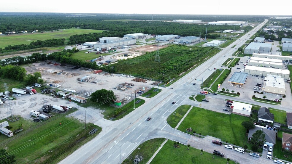 7010 McHard Rd, Houston, TX à vendre - Photo de l’immeuble – Image 2 sur 7