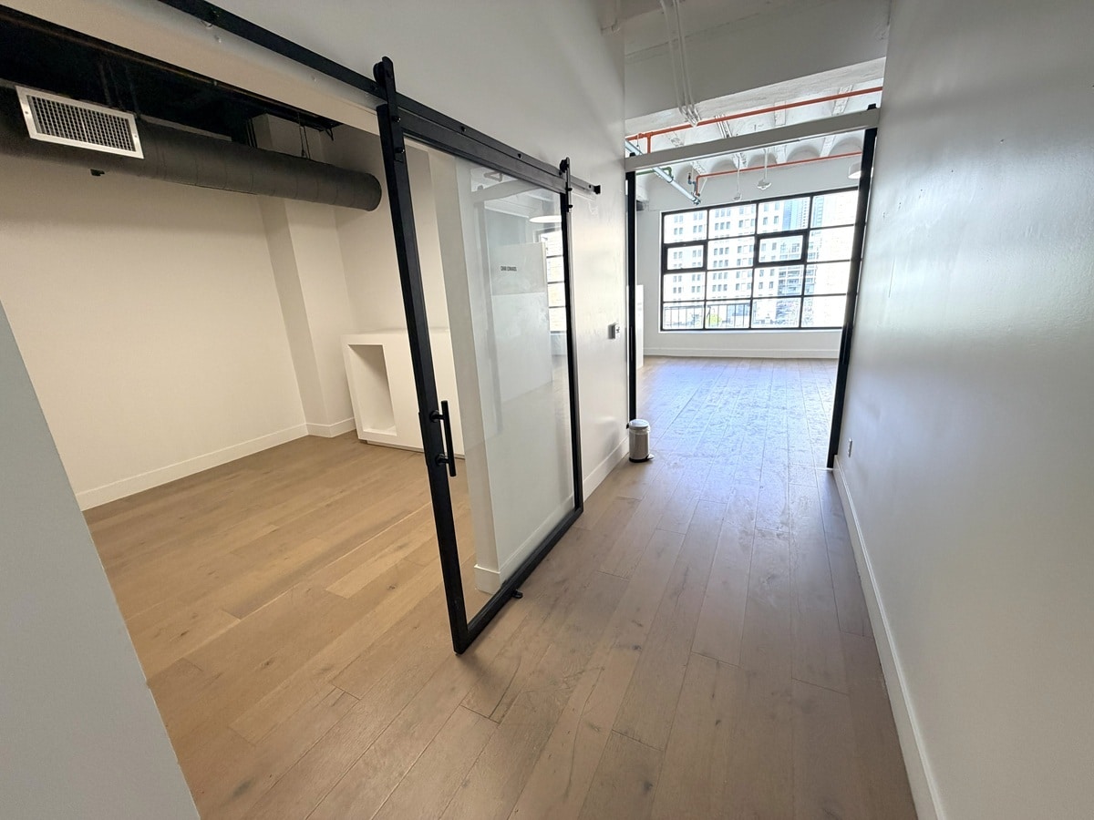 731 S Broadway, Los Angeles, CA à louer Photo principale– Image 1 sur 10