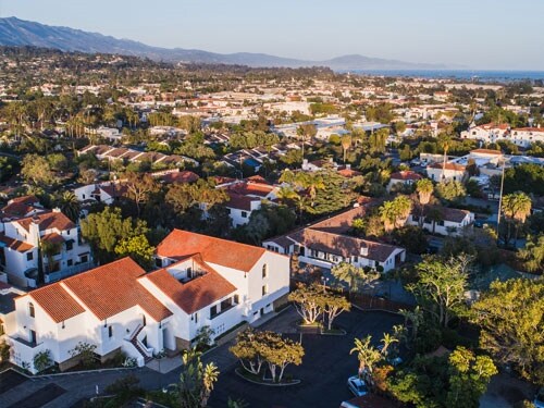 222 E Canon Perdido St, Santa Barbara, CA à louer - Photo de l’immeuble – Image 2 sur 21