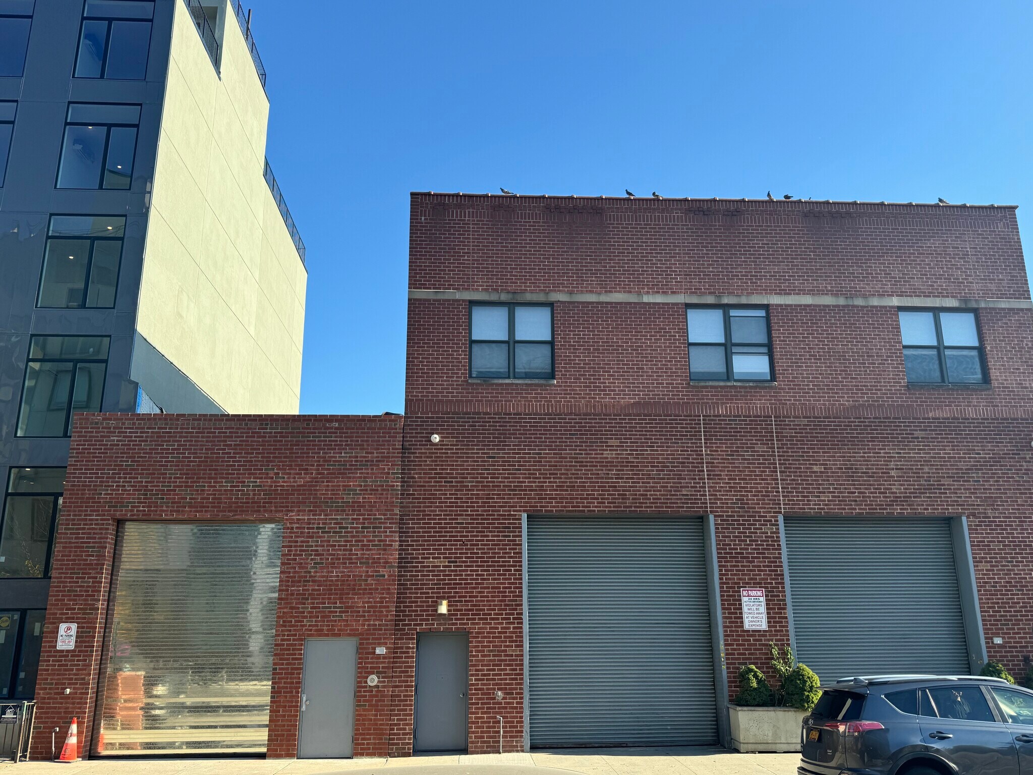130-132 Bayard St, Brooklyn, NY à louer Photo de l’immeuble– Image 1 sur 5