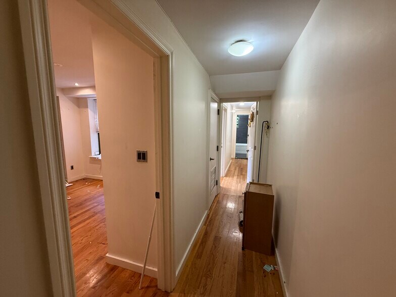 687 Bushwick Ave, Brooklyn, NY à louer - Photo de l’immeuble – Image 3 sur 15