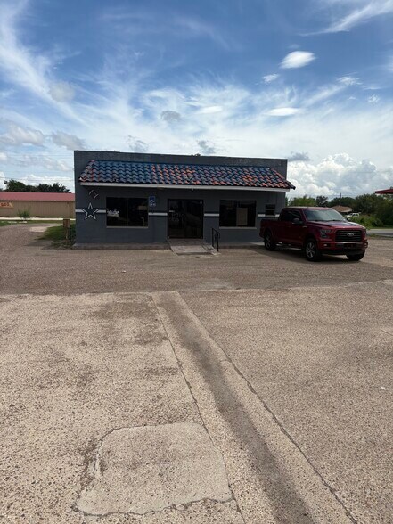 956 E Hidalgo Ave, Raymondville, TX à vendre - Photo de l’immeuble – Image 2 sur 36
