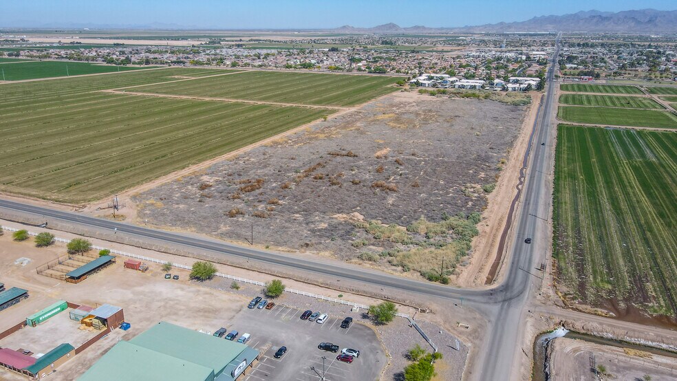 NWC of Miller & Hazen Rds, Buckeye, AZ à vendre - Photo principale – Image 1 sur 10