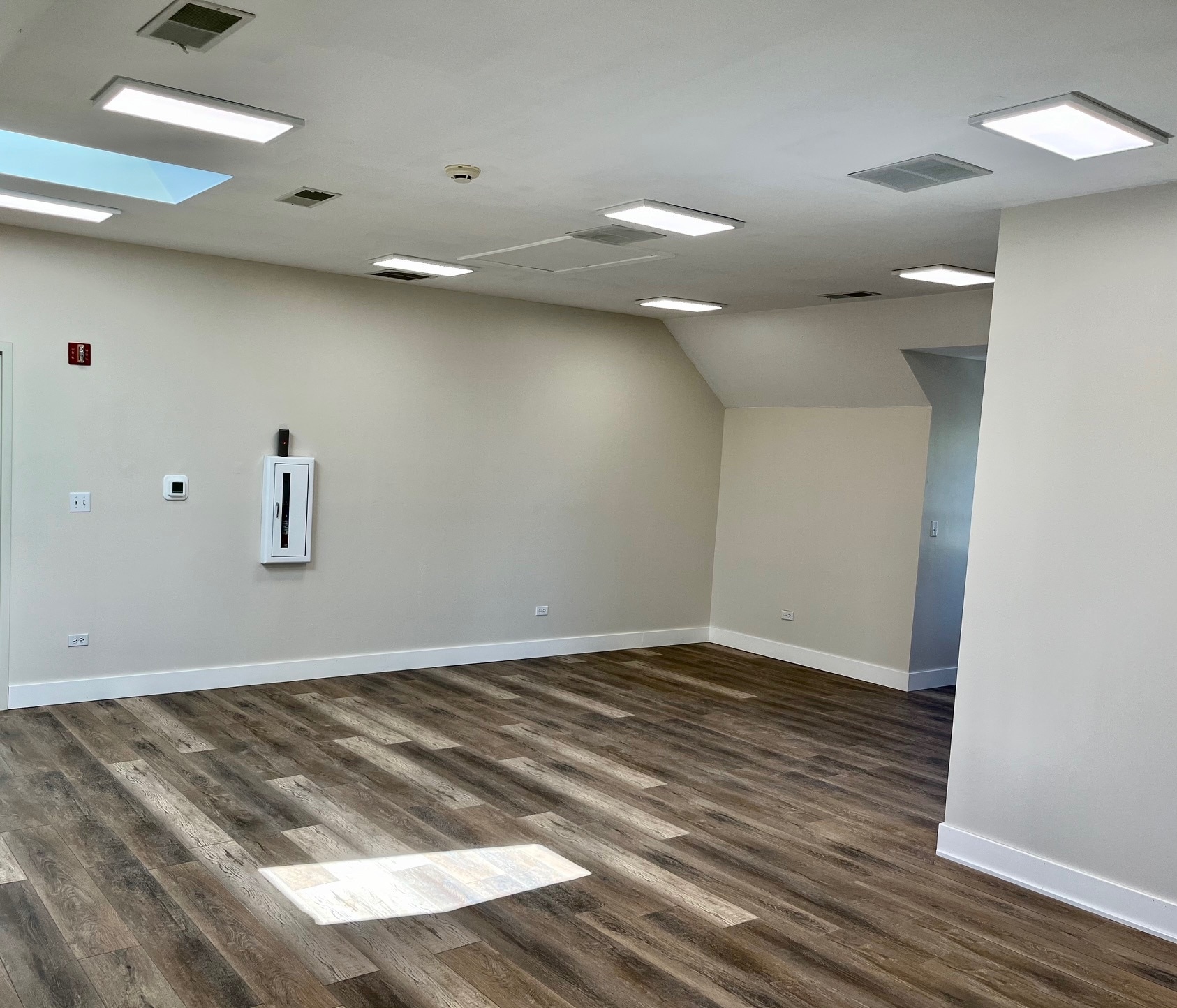 183 Heritage Dr, Crystal Lake, IL à louer Photo intérieure– Image 1 sur 4