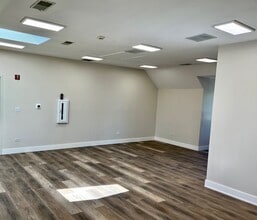 183 Heritage Dr, Crystal Lake, IL à louer Photo intérieure– Image 1 sur 4